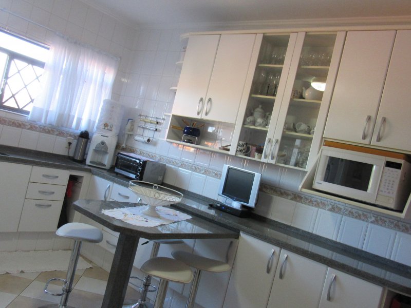 Comercial à venda Vila Nova Valinhos com 350m² e  quartos por R$ 1.200.000 - 421745229-30-cozinha-residencia.JPG