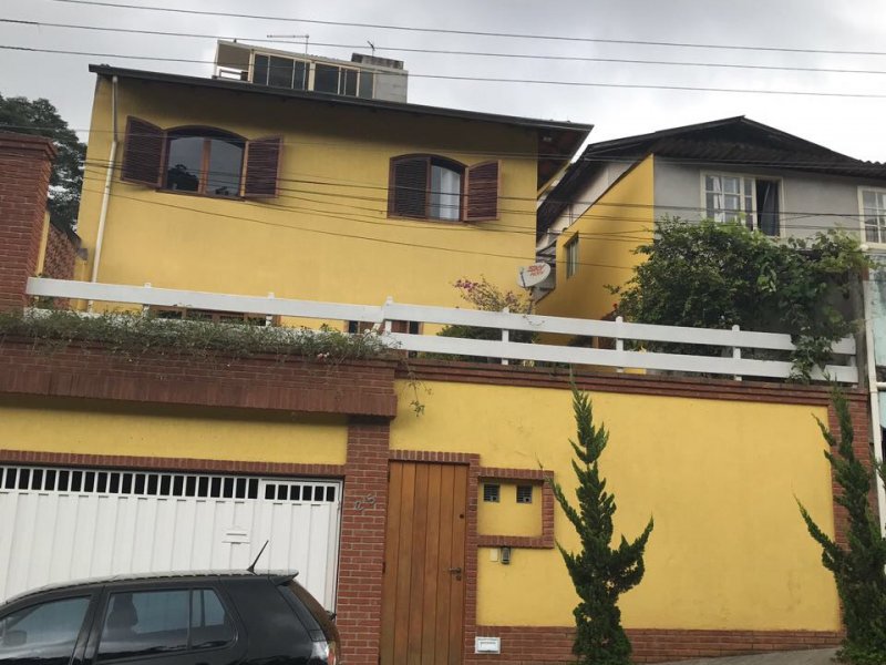 Casa à venda Centro com 300m² e 3 quartos por R$ 550.000 - 1747023016-f275b4e0-1915-4c5b-8982-3c43603868a9.jpeg