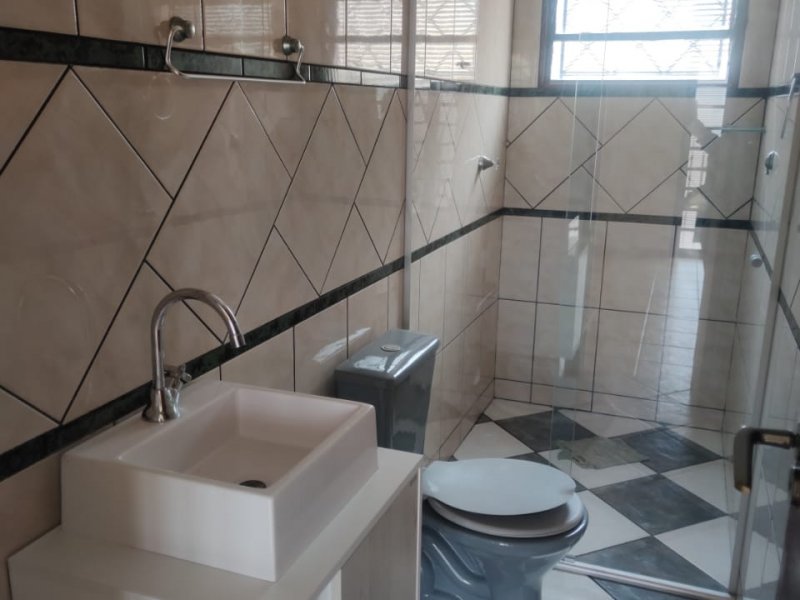 Casa à venda Parque Residencial Vila Uniao com 210m² e 3 quartos por R$ 392.000 - 1502165737-banheiro-suite.jpg