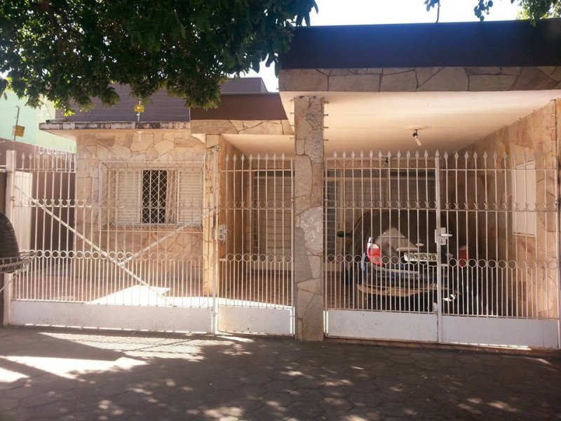 Casa à venda Vila Falcao com 250m² e 3 quartos por R$ 345.000 - 1908674424-66155491-1418795164934396-5649917572515102720-n.jpg