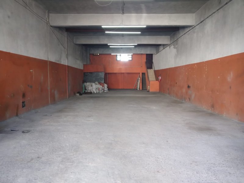 Comercial para alugar Jardim Dona Sinha com 300m² e  quartos por R$ 4.000 - 1934081155-whatsapp-image-2020-06-17-at-13.jpeg