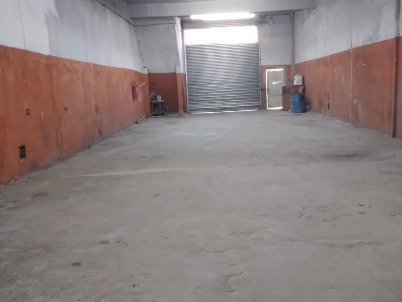 Comercial para alugar Jardim Dona Sinha com 300m² e  quartos por R$ 4.000 - 35523078-whatsapp-image-2020-06-17-at-13.jpeg