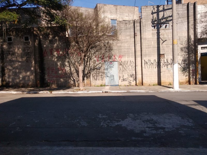 Comercial para alugar Jardim Dona Sinha com 300m² e  quartos por R$ 4.000 - 635350708-whatsapp-image-2020-06-17-at-13.jpeg