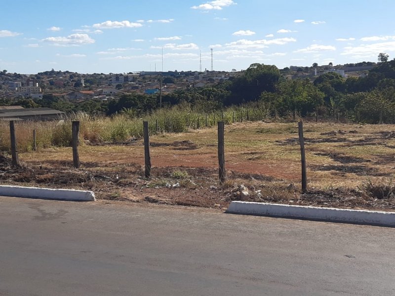 Terreno à venda Av. Sara Kubitschek, 247-137 - Parque Jk com 2160m² e  quartos por R$ 900.000 - 1720033263-fdb600a9-fead-46a4-8dbd-9f1b9b83c300.jpg
