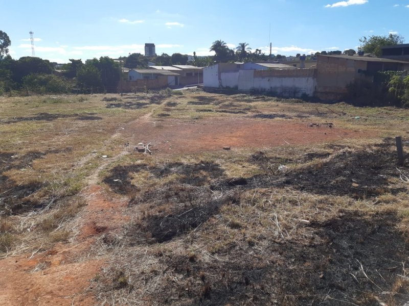 Terreno à venda Av. Sara Kubitschek, 247-137 - Parque Jk com 2160m² e  quartos por R$ 900.000 - 648562756-1ef3edd7-e41d-4c5a-9d9e-5ab95cccd598.jpg