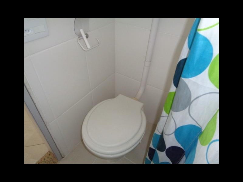 Apartamento à venda Taquara com 60m² e 2 quartos por R$ 190.000 - 1528197575-banheiro-de-empregada-do-apartamento.jpg