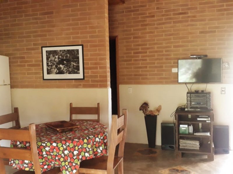 Chácara à venda Setor Socioeconômico 21 com 2000m² e 3 quartos por R$ 450.000 - 1347942065-ba8236ac-84ef-4418-a167-7c7409a358f1.jpg