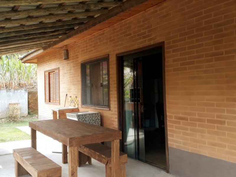 Chácara à venda Setor Socioeconômico 21 com 2000m² e 3 quartos por R$ 450.000 - 215041582-89d63613-46d1-45c6-a8e7-36472d972b0f.jpg