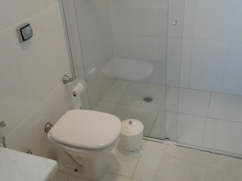 Casa de condomínio à venda Guaxinduva com 400m² e 4 quartos por R$ 2.500.000 - 1017552868-banho-suite-1.jpg