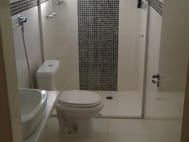 Casa de condomínio à venda Guaxinduva com 400m² e 4 quartos por R$ 2.500.000 - 726447574-banho-hospedes.jpg