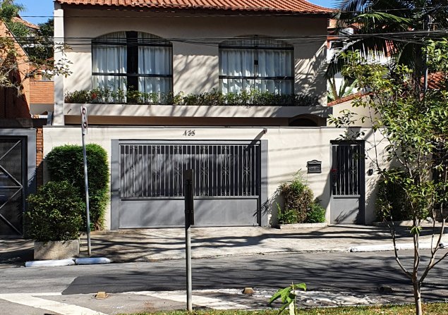imóvel com 320m²