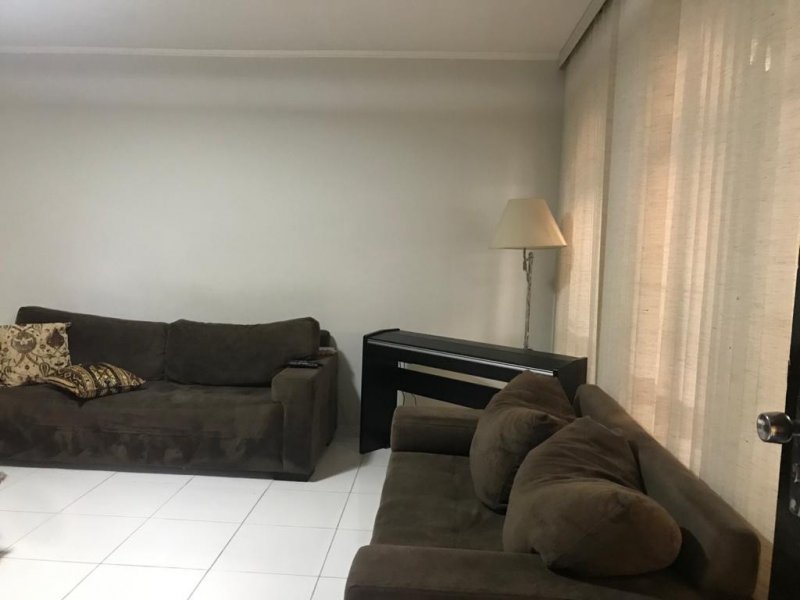 Casa à venda Vila Galvão com 210m² e 4 quartos por R$ 630.000 - 187393508-photo-2020-06-22-13-27-27-9.jpg
