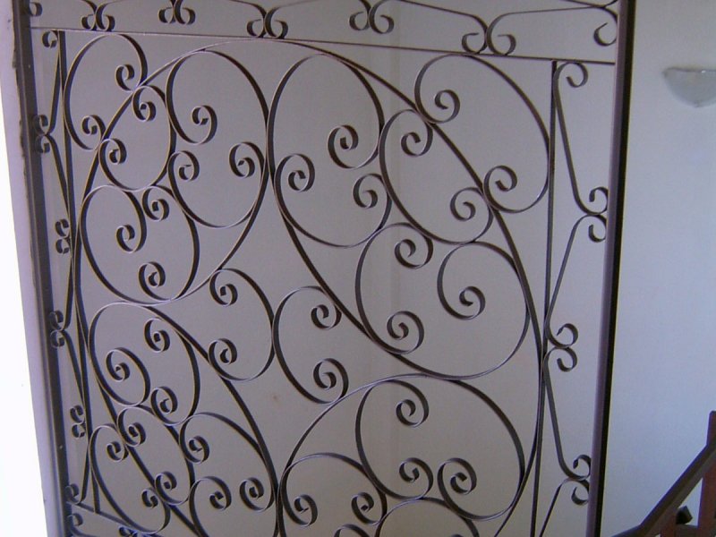 Casa de condomínio à venda Itapuã com 350m² e 5 quartos por R$ 950.000 - 1318308924-grade-decorada-sala-intima.jpg