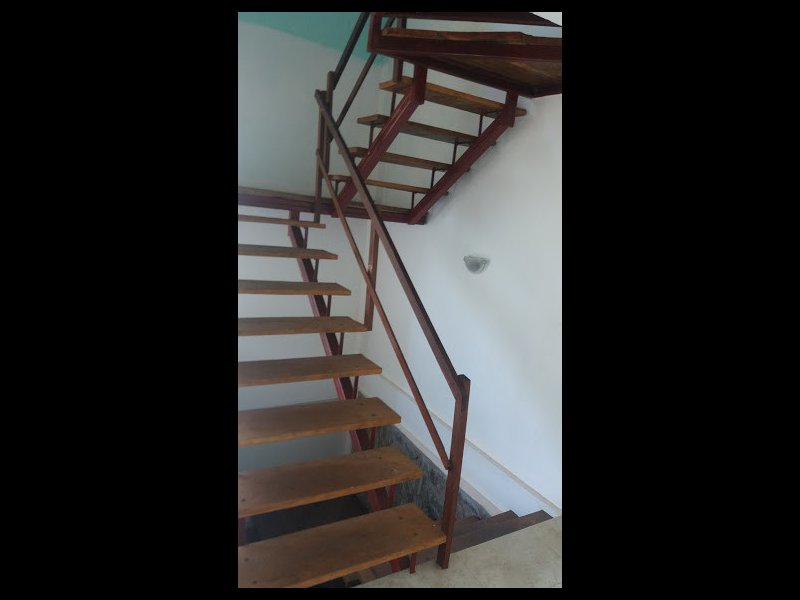 Casa de condomínio à venda Itapuã com 350m² e 5 quartos por R$ 950.000 - 1663104173-escadaraia-2.jpg