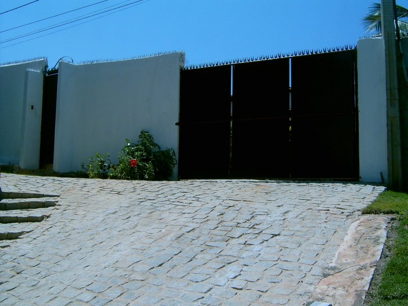 Casa de condomínio à venda Itapuã com 350m² e 5 quartos por R$ 950.000 - 601318380-muro-e-portoes.jpg