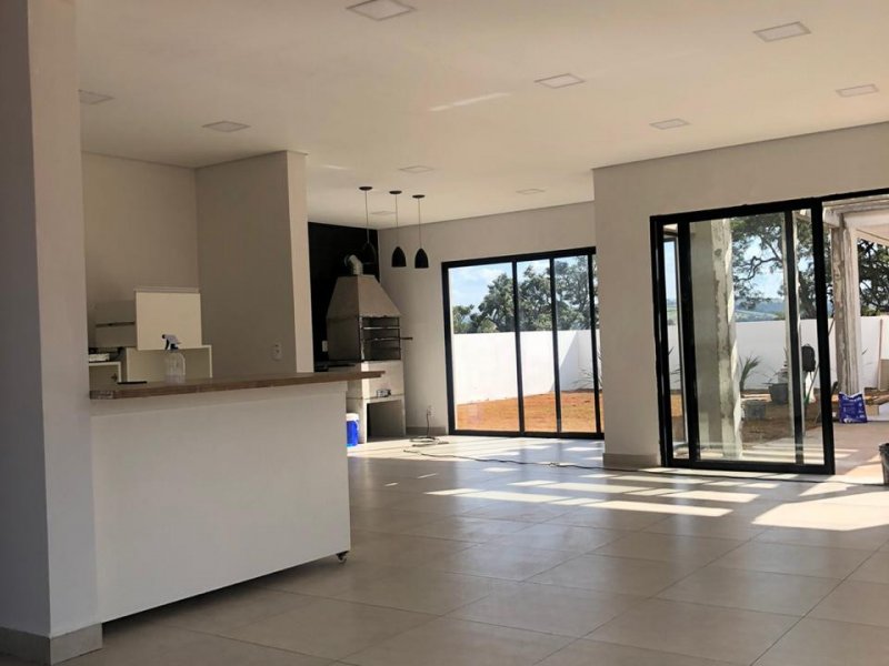 Casa de condomínio à venda Portal com 200m² e 4 quartos por R$ 700.000 - 879971415-1ec32b37-486a-45ff-9aa5-6450247c10cd.jpeg