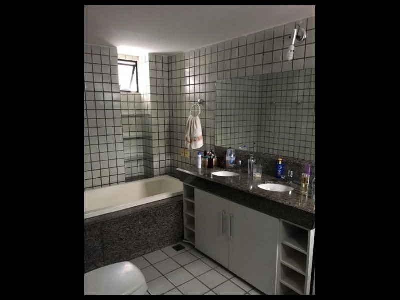 Apartamento à venda João Agripino com 257m² e 5 quartos por R$ 600.000 - 951678982-wc-suite-master.jpg