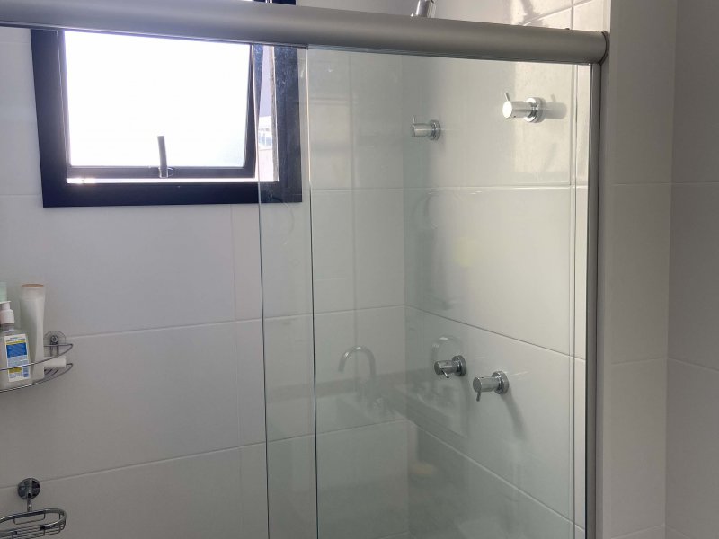 Apartamento à venda Grajaú com 220m² e 3 quartos por R$ 950.000 - 1235569768-banheiro2.jpg