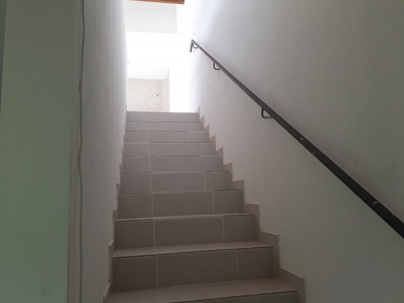 Casa de condomínio à venda Maria Farinha com 98m² e 3 quartos por R$ 190.000 - 765681919-escada-p-2-piso.jpg