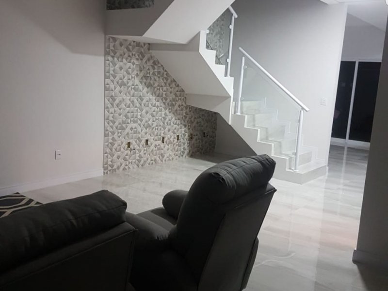 imóvel com 174m² - Parque das Figueiras - Mogi das Cruzes