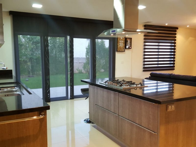 Casa de condomínio à venda Centro com 201m² e 2 quartos por R$ 750.000 - 1513823386-01.jpeg
