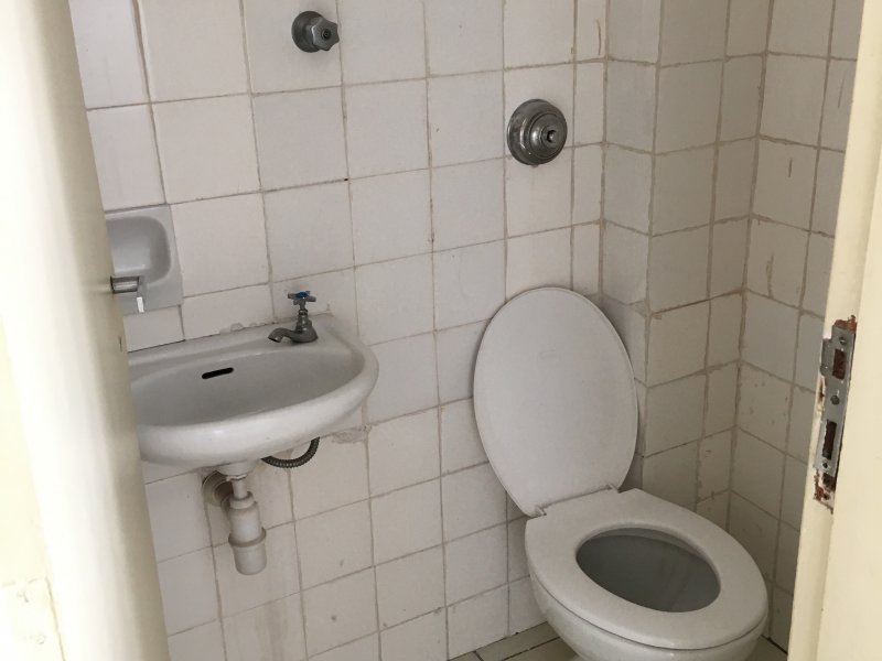 Apartamento para alugar Vila Nova Conceição com 74m² e 2 quartos por R$ 3.600 - 78899458-banheiro-empregada.JPG