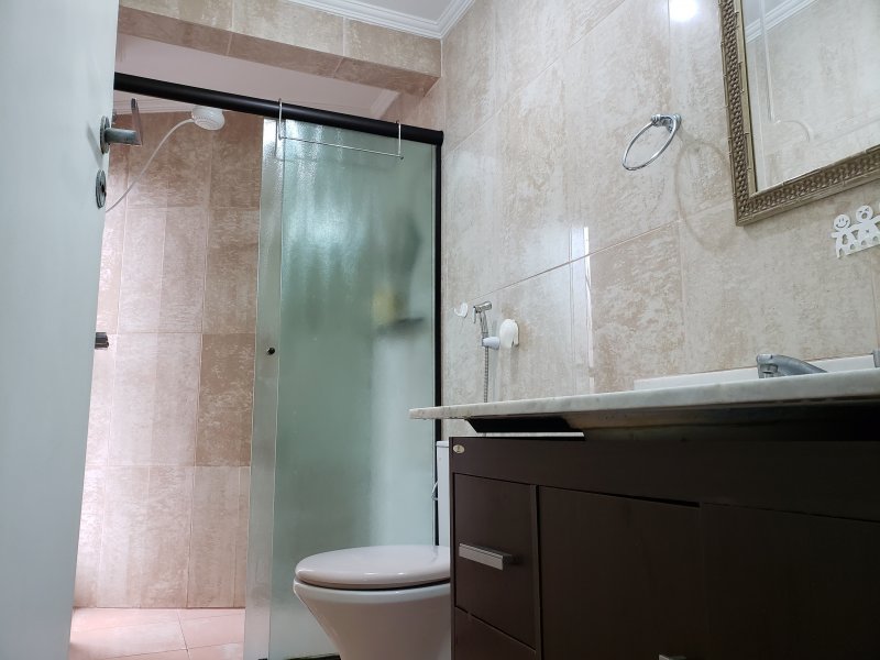 Apartamento à venda Jardim Parque Morumbi com 48m² e 2 quartos por R$ 210.000 - 264427628-banheiro-suite-2-9.jpg