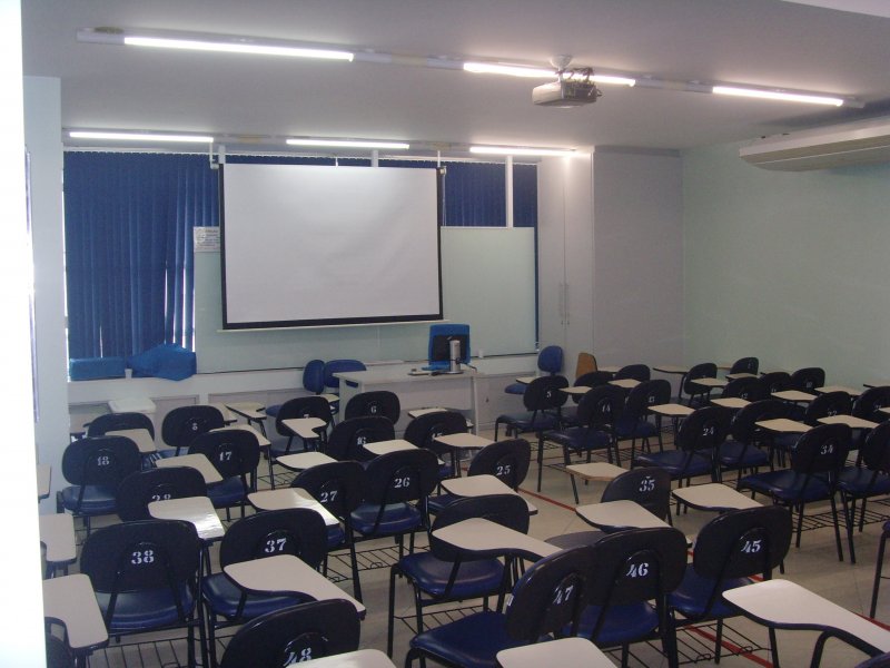 Comercial à venda Centro com 415m² e  quartos por R$ 1.700.000 - 1605694980-6-sala-grande-auditorio-lado-esquerdo.JPG