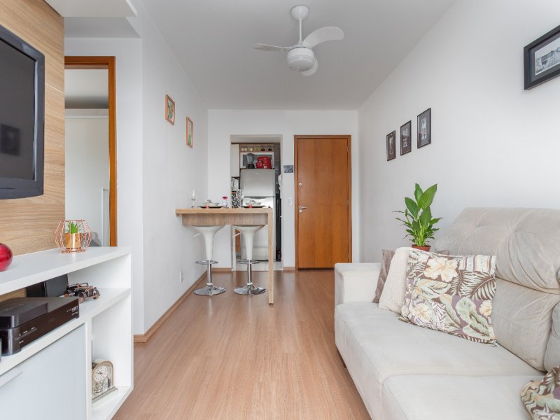 Apartamento à venda Irajá com 50m² e 2 quartos por R$ 240.000 - 659716246-8869a518-8f22-4446-b3df-3a3e791167bb.jpeg