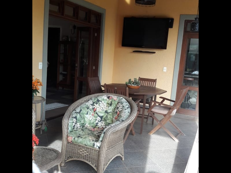 Casa de condomínio à venda Jardim Indaiá com 303m² e 3 quartos por R$ 1.900.000 - 1699102561-varanda.png