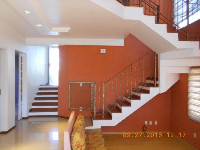 Casa à venda Mirante de Jindiai com 340m² e 4 quartos por R$ 1.000.000 - 1784965643-cb17e3eb-290d-4402-8aff-4f9a0667bf12.jpeg