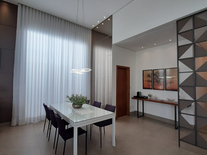 imóvel com 204m² - Jardim Botânico - Uberlândia