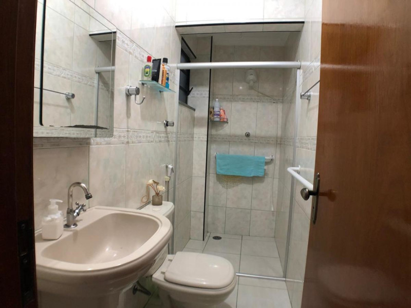 Casa à venda Vila Yolanda com 230m² e 5 quartos por R$ 750.000 - 2048695457.jpg