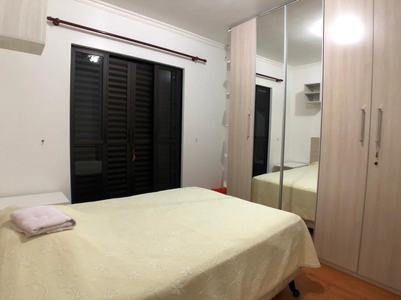Casa à venda Vila Yolanda com 230m² e 5 quartos por R$ 750.000 - 2048695459.jpg