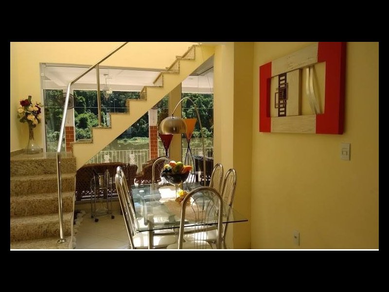 Casa à venda Centro com 150m² e 3 quartos por R$ 790.000 - 1205075940-casa-amarela-sala-de-estar-escada.jpg