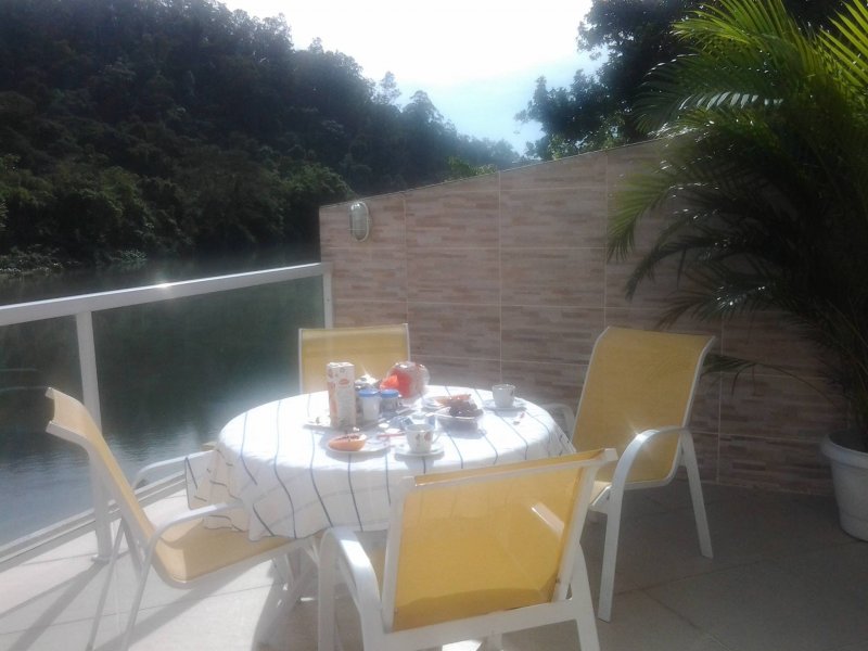 Casa à venda Centro com 150m² e 3 quartos por R$ 790.000 - 145839438-casa-amarela-deck-2pav-mesa.jpg