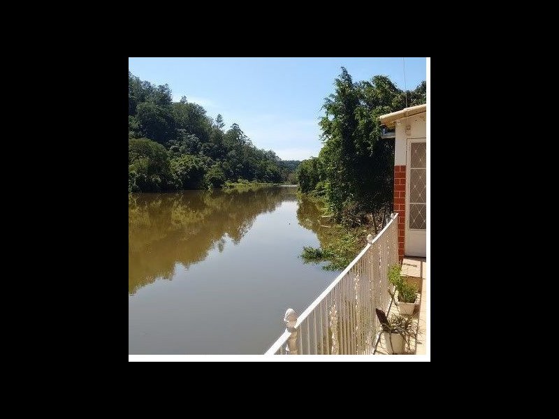 Casa à venda Centro com 150m² e 3 quartos por R$ 790.000 - 1630935538-casa-amarela-deck-com-grade.jpg
