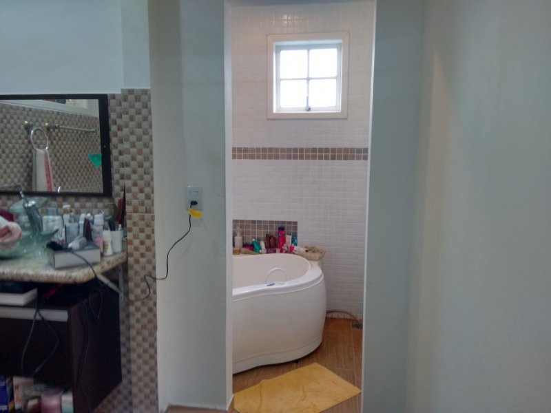 Casa à venda Centro com 150m² e 3 quartos por R$ 790.000 - 1892279894-foto-casa-pirai-banheiro01.jpg