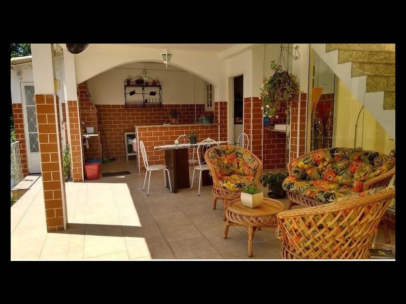 Casa à venda Centro com 150m² e 3 quartos por R$ 790.000 - 820094959-casa-amarelapdeck-com-churrasqueira.jpg