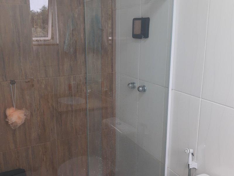 Casa de condomínio à venda Tanque com 220m² e 3 quartos por R$ 620.000 - 2127825644-suiteprincipal-banho2.jpg