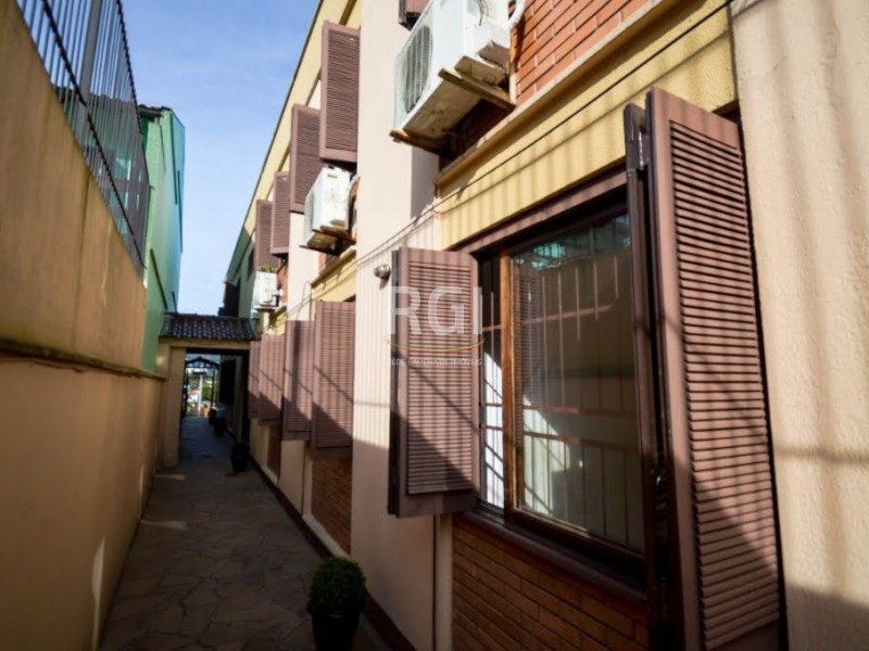 Apartamento à venda Medianeira com 69m² e 2 quartos por R$ 160.000 - 53802667-img-20190306-wa0018.jpg
