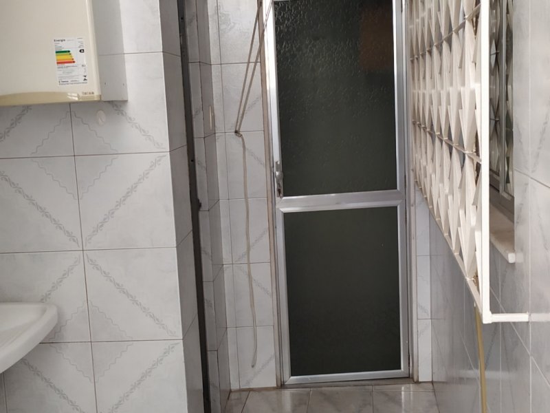 Casa à venda Brás de Pina com 130m² e 2 quartos por R$ 450.000 - 1408619460-03-area-lavanderia-1.jpg