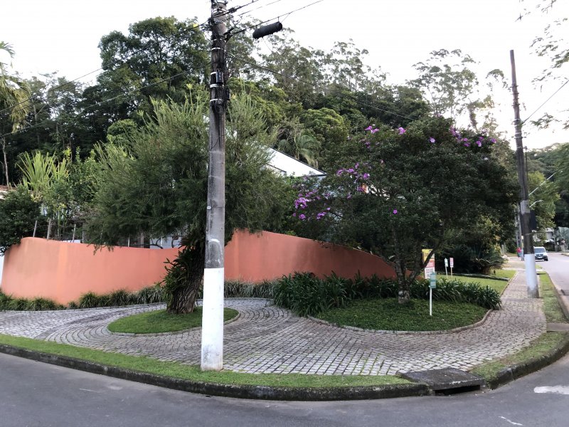 imóvel com 483m² - Saguaçu - Joinville
