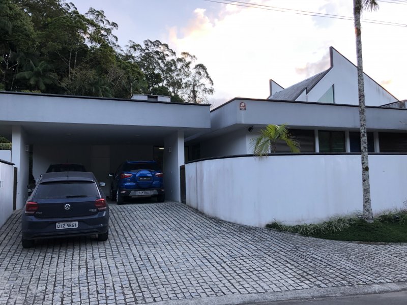 imóvel com 483m² - Saguaçu - Joinville