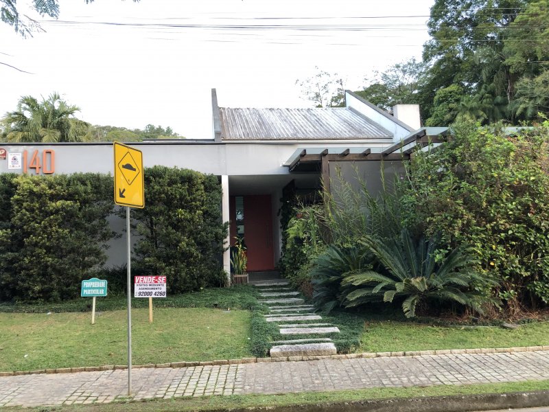 imóvel com 483m² - Saguaçu - Joinville