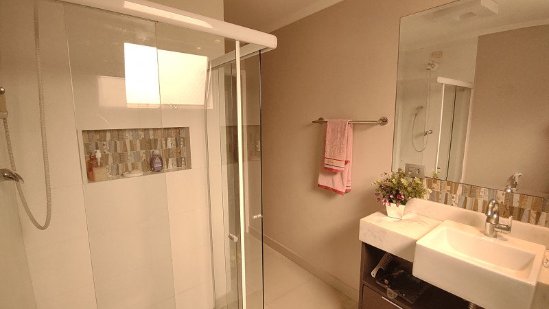Apartamento à venda Jardim Asturias com 110m² e 3 quartos por R$ 930.000 - 1782534671-banh13.jpg