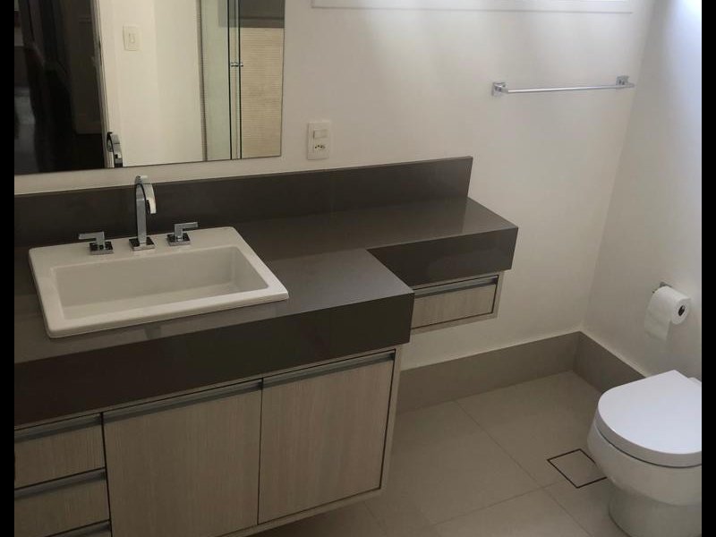 Casa de condomínio à venda Alphaville com 374m² e 4 quartos por R$ 2.370.000 - 247727232-banheiro-3.jpg