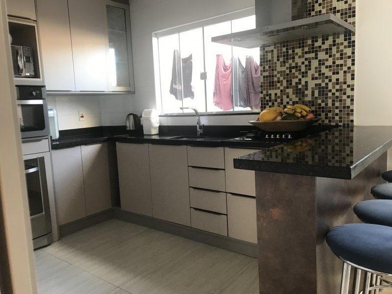 Casa de condomínio à venda Pinheirinho com 140m² e 3 quartos por R$ 850.000 - 157530483-8b773664-376a-4c40-8b84-cd2ee803c3c9.jpeg