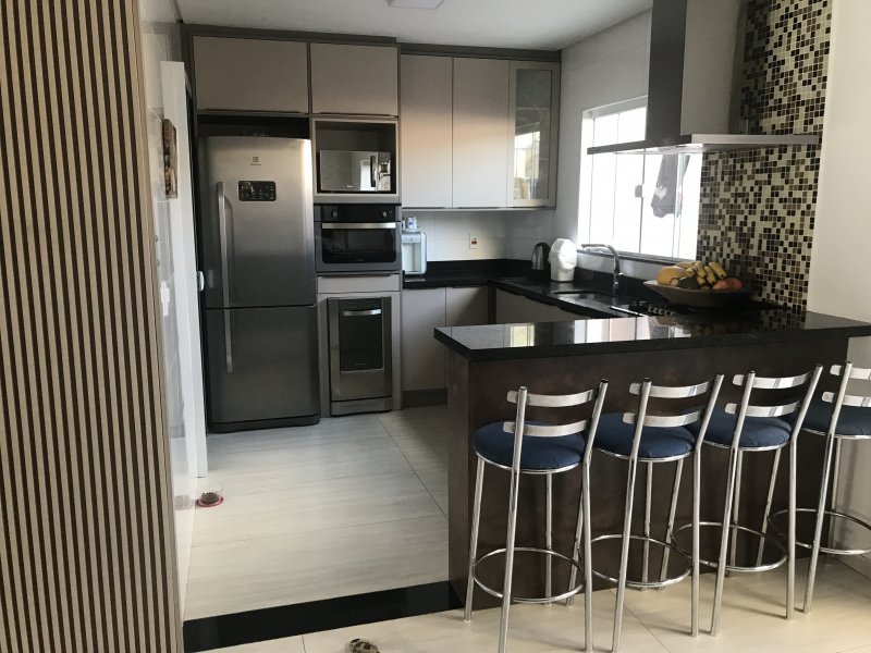 Casa de condomínio à venda Pinheirinho com 140m² e 3 quartos por R$ 850.000 - 316986702-f7e3c310-7837-4f52-8dd1-aaf31ca14132.jpeg