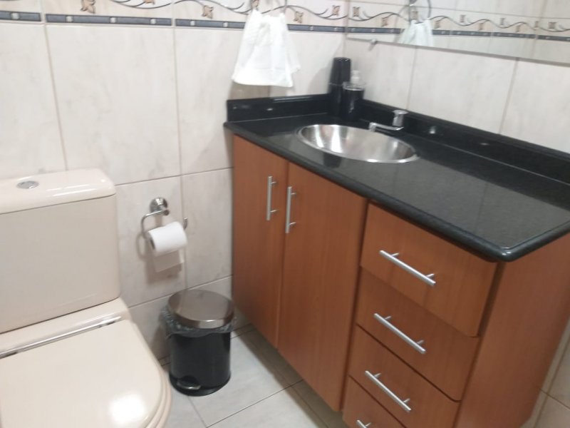 Apartamento à venda Piratininga com 65m² e 3 quartos por R$ 270.000 - 1145311539-banheiro1.jpeg
